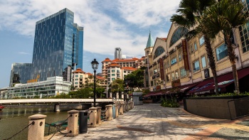 Lokasi bersantap di sepanjang Singapore River di Clarke Quay