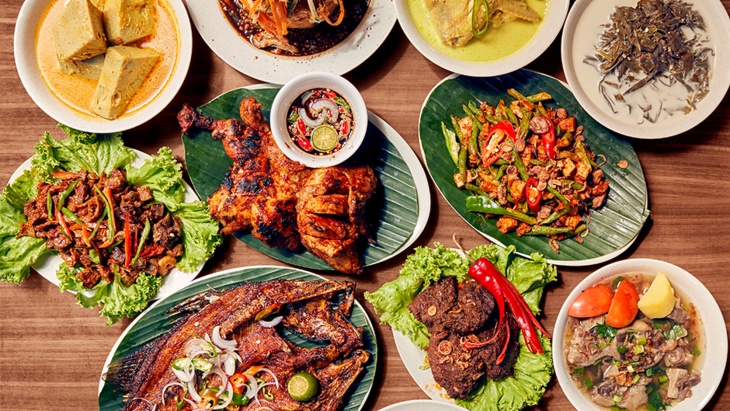 カンポン・グラムのハジャー・マイムナー・レストランのマレー料理やインドネシア料理の数々