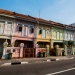 クーン・セン・ロード沿いに並ぶ、色彩と歴史に満ちたシンガポールのショップハウス
