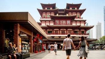 Majestic exterior façade of the Buddha Tooth Relic Temple & Museum