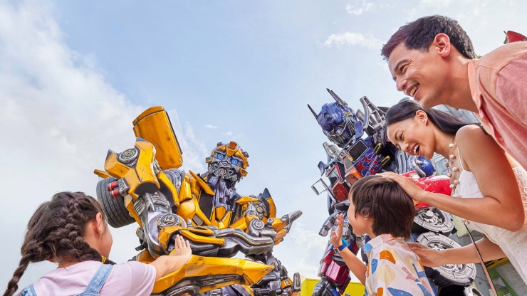 新加坡环球影城的《变形金刚》 (Transformers) 电影里大黄蜂 (Bumblebee) 的广角镜头