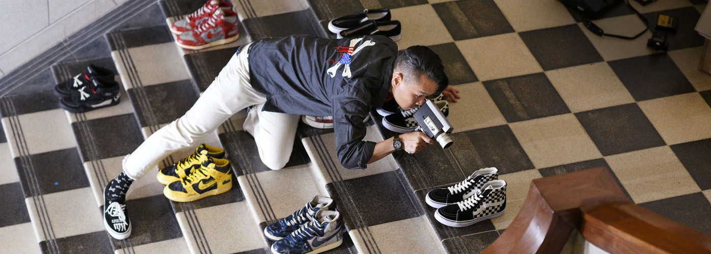 SBTG 王卫国与他的定制运动鞋，摄于国家美术馆
