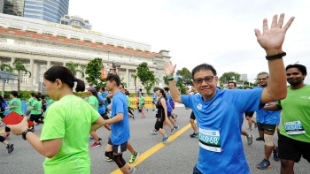 บรรดานักวิ่งในงาน Standard Chartered Marathon