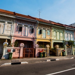 ตึกแถวเก่าแก่ในสิงคโปร์ที่เต็มไปด้วยสีสันบนถนน Koon Seng (คูนเส็ง)